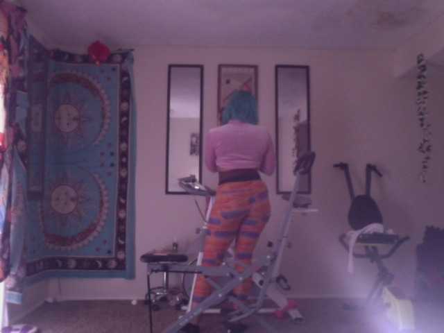 AdviceColumn's BongaCams show and profile