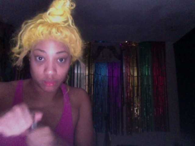 AdviceColumn's BongaCams show and profile