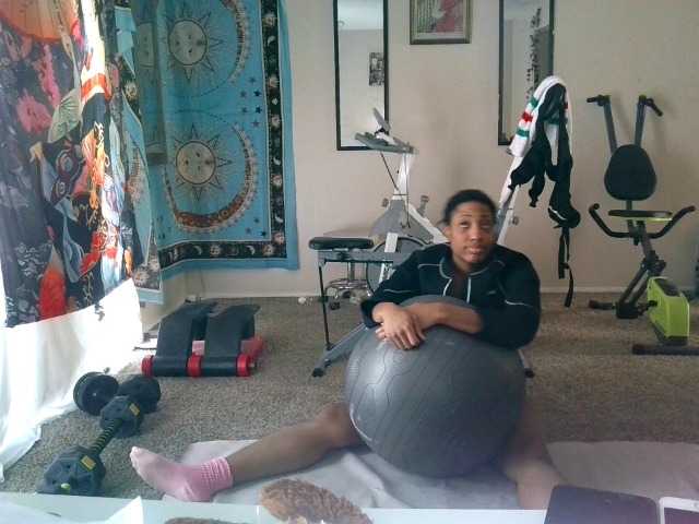 AdviceColumn's BongaCams show and profile