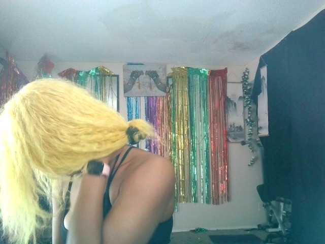 AdviceColumn broadcasting live