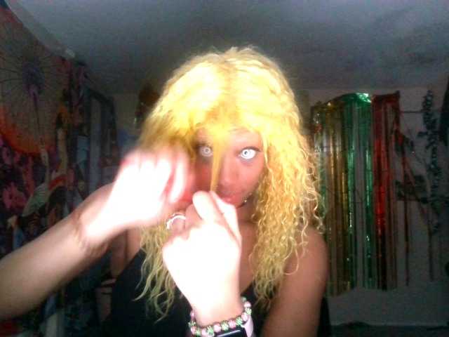 AdviceColumn's BongaCams show and profile