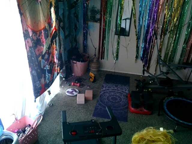 AdviceColumn's BongaCams show and profile