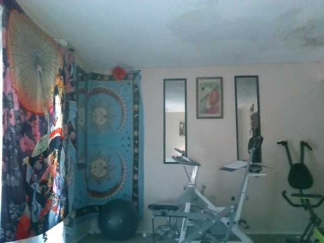 AdviceColumn's BongaCams show and profile