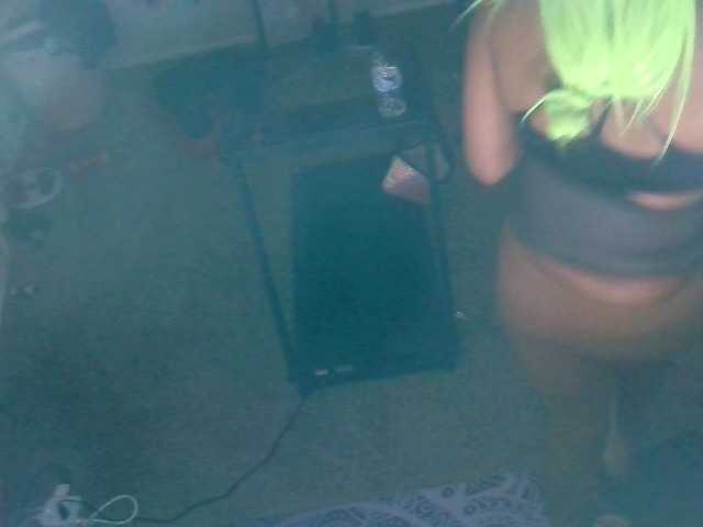 AdviceColumn's BongaCams show and profile