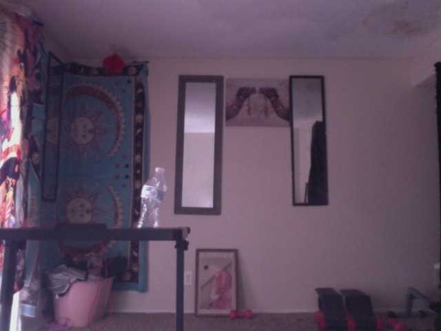 AdviceColumn's BongaCams show and profile