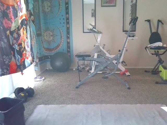 AdviceColumn's BongaCams show and profile