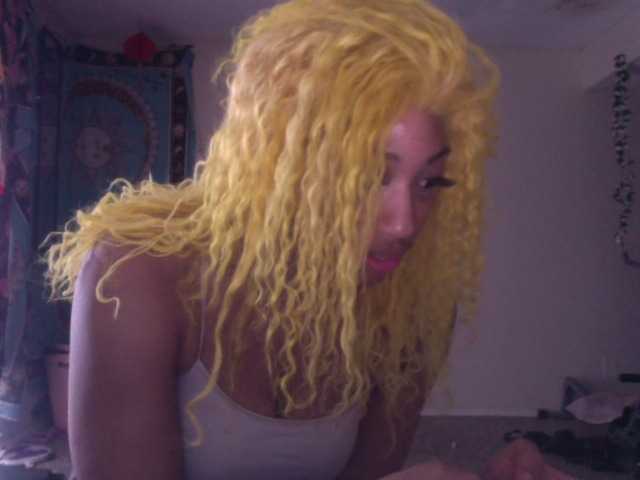 AdviceColumn's BongaCams show and profile