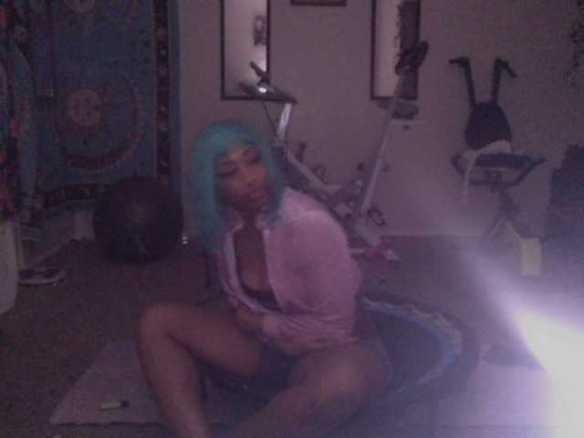 AdviceColumn's BongaCams show and profile