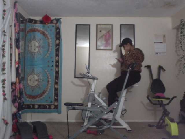 AdviceColumn's BongaCams show and profile