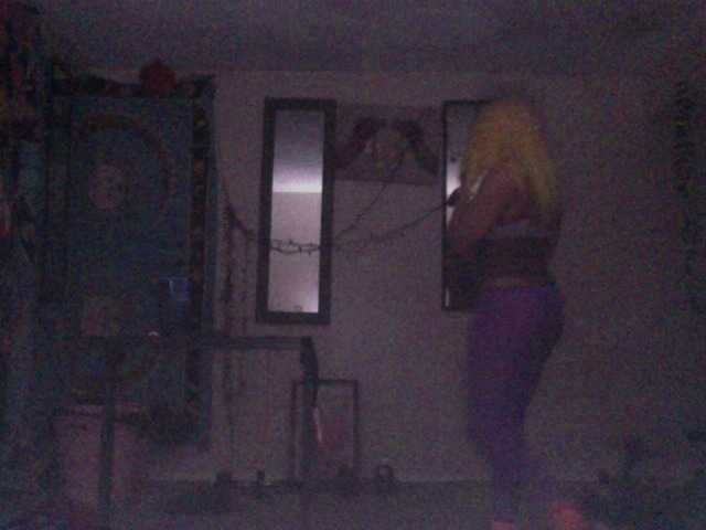 AdviceColumn's BongaCams show and profile