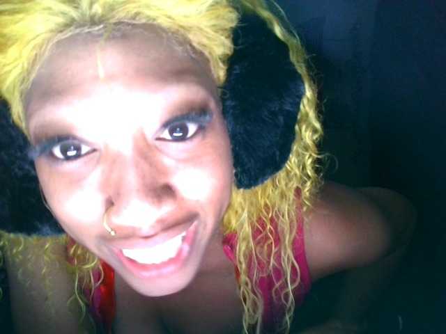 AdviceColumn's BongaCams show and profile