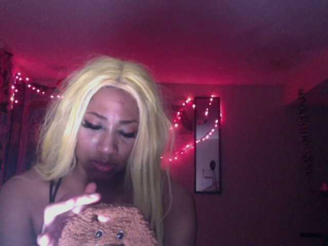 AdviceColumn's BongaCams show and profile