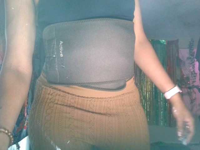 AdviceColumn's BongaCams show and profile