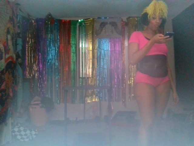 AdviceColumn's BongaCams show and profile