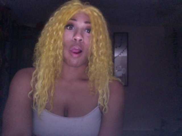 AdviceColumn's BongaCams show and profile