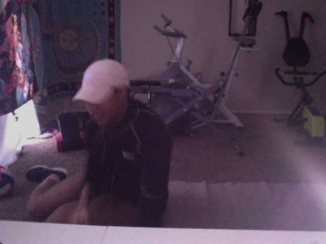 AdviceColumn's BongaCams show and profile