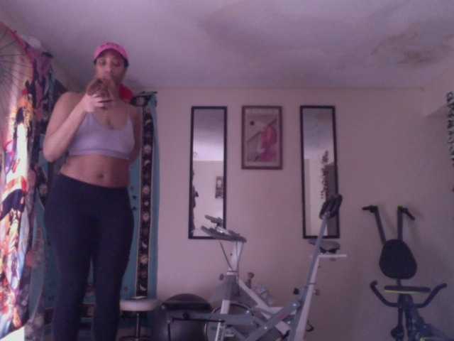 AdviceColumn's BongaCams show and profile