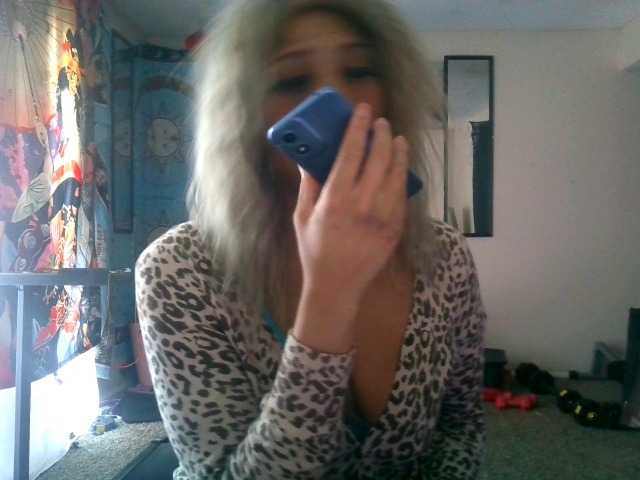 AdviceColumn's BongaCams show and profile