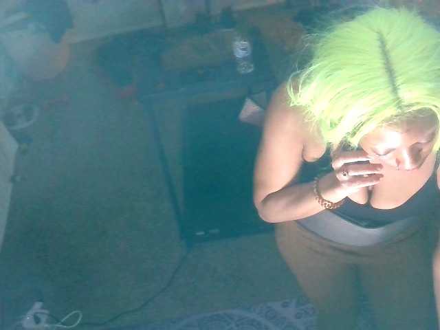 AdviceColumn's BongaCams show and profile