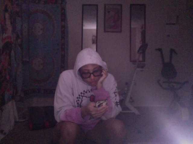 AdviceColumn's BongaCams show and profile