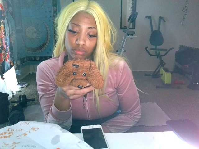 AdviceColumn's BongaCams show and profile