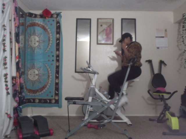 AdviceColumn's BongaCams show and profile