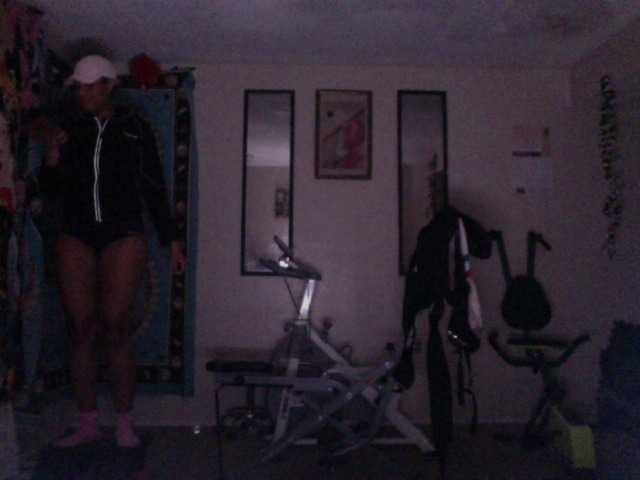 AdviceColumn's BongaCams show and profile