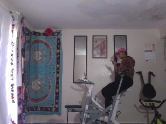 AdviceColumn's BongaCams show and profile