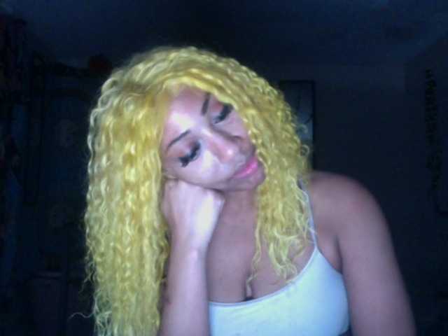 AdviceColumn's BongaCams show and profile