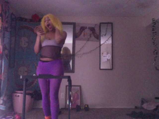 AdviceColumn's BongaCams show and profile