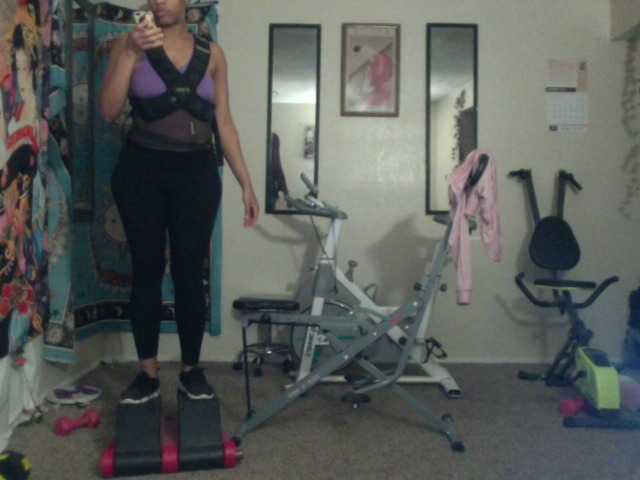 AdviceColumn's BongaCams show and profile