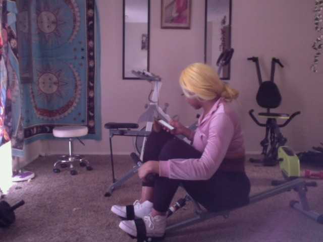 AdviceColumn's BongaCams show and profile