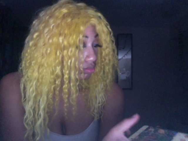 AdviceColumn's BongaCams show and profile