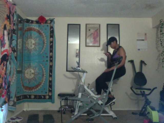 AdviceColumn's BongaCams show and profile