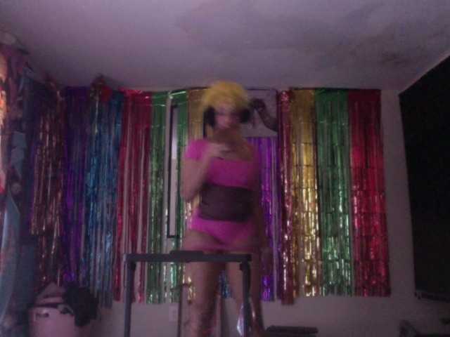 AdviceColumn's BongaCams show and profile