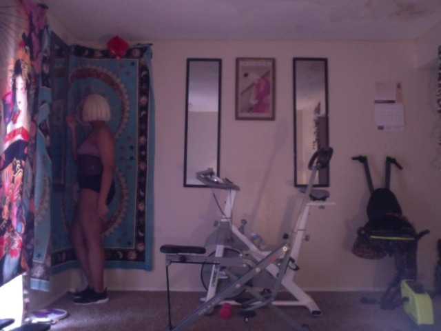 AdviceColumn's BongaCams show and profile