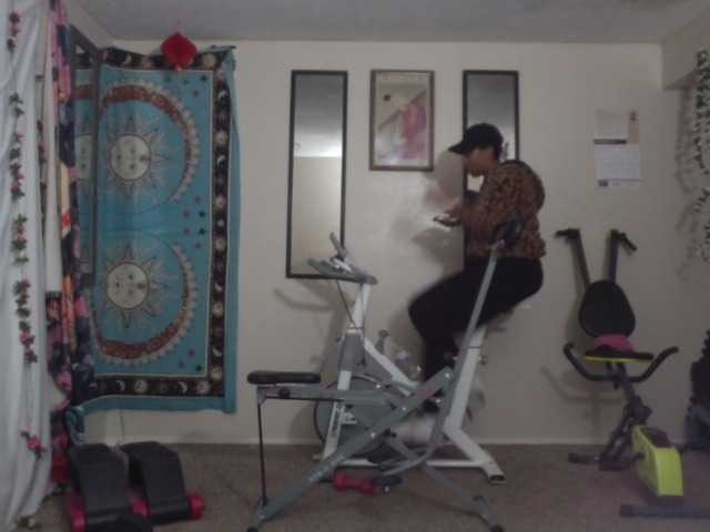 AdviceColumn's BongaCams show and profile