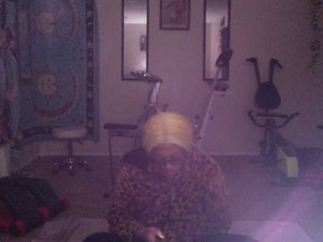 AdviceColumn's BongaCams show and profile