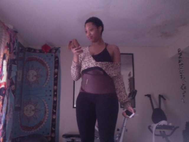 AdviceColumn's BongaCams show and profile