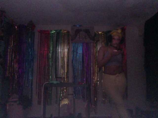 AdviceColumn's BongaCams show and profile