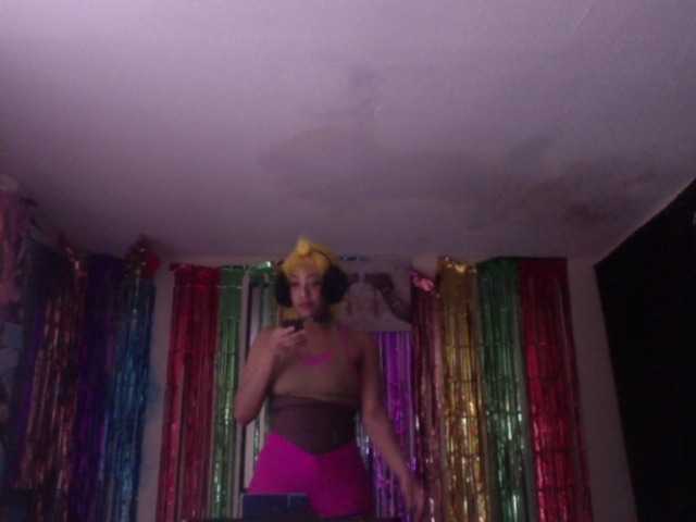 AdviceColumn's BongaCams show and profile