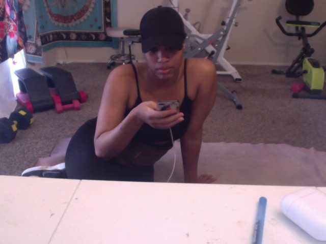 AdviceColumn's BongaCams show and profile