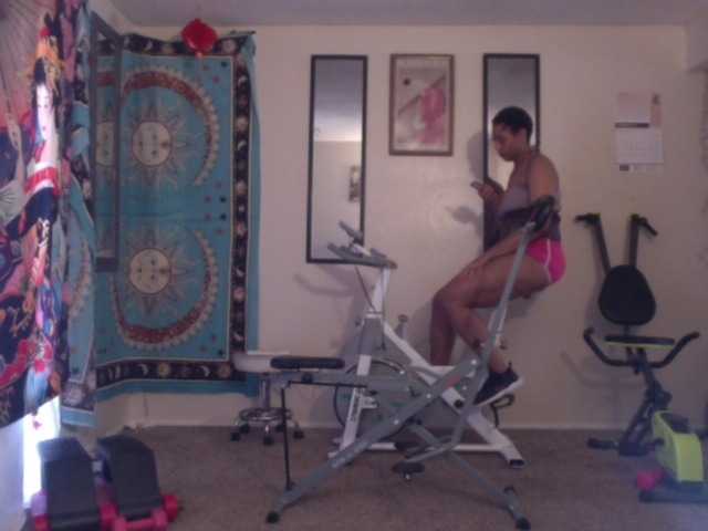 AdviceColumn's BongaCams show and profile