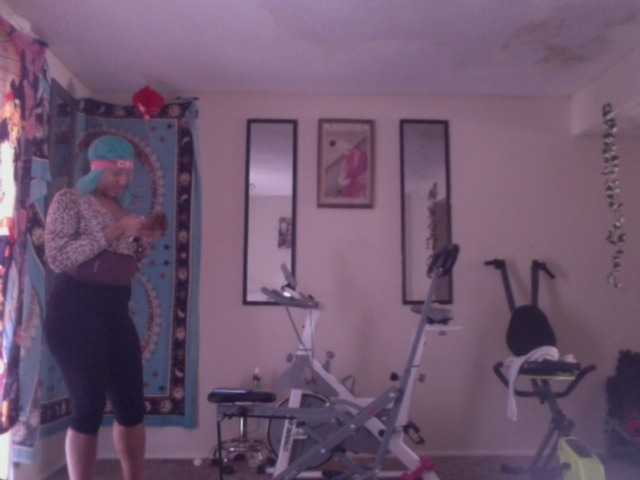 AdviceColumn's BongaCams show and profile