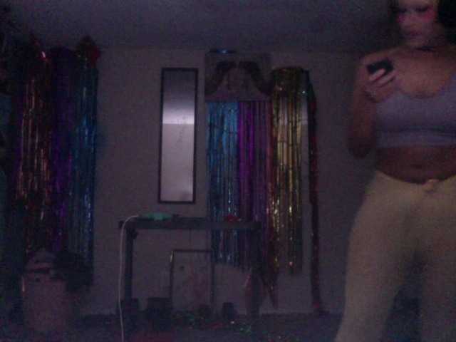 AdviceColumn's BongaCams show and profile