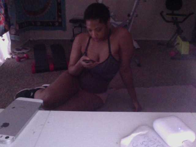 AdviceColumn's BongaCams show and profile