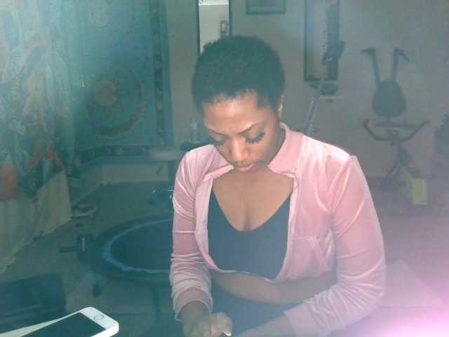 AdviceColumn's BongaCams show and profile