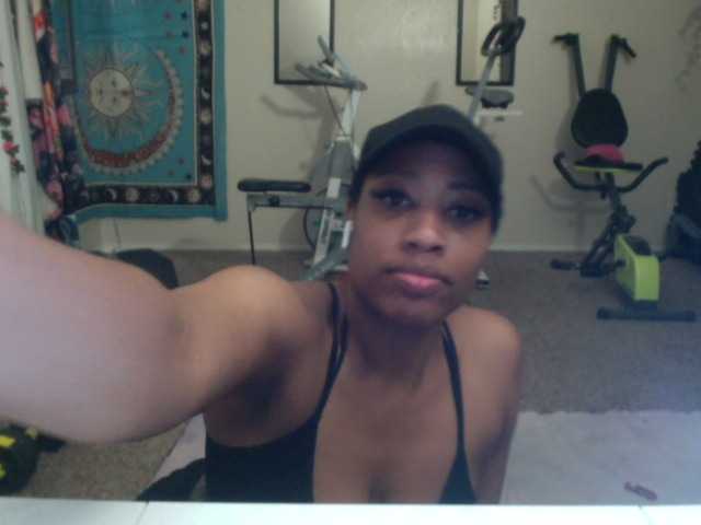 AdviceColumn's BongaCams show and profile