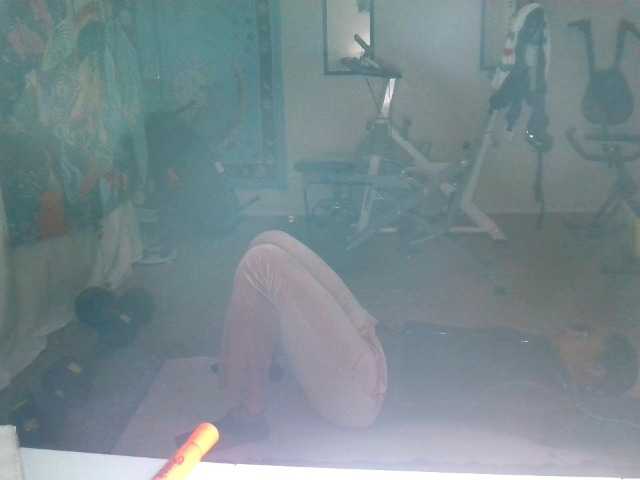 AdviceColumn's BongaCams show and profile