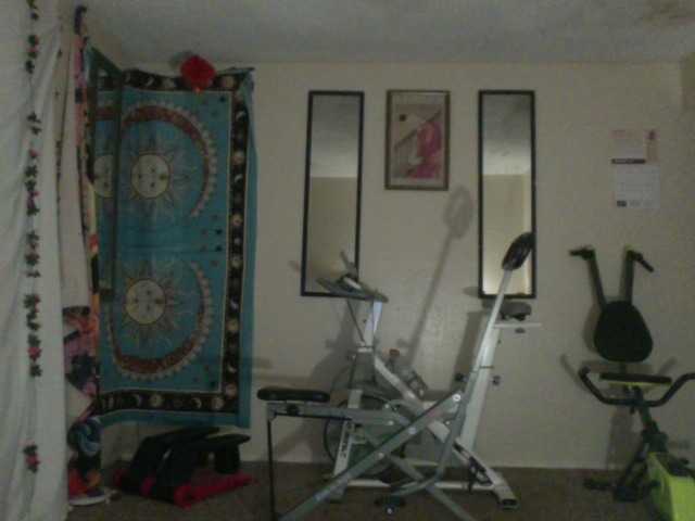 AdviceColumn's BongaCams show and profile